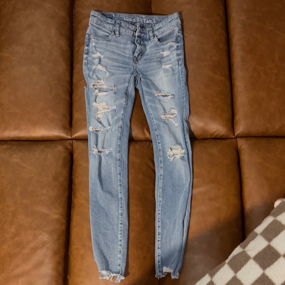 American Eagle Outfitters Women's Light Blue Distressed Skinny Jeans